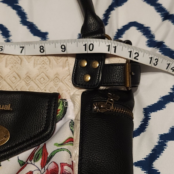 Desingual Handbag. Preloved. - Picture 9 of 9